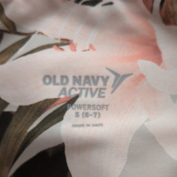 Bundle of Old Navy Active Power Soft Leggings Girl's Size 6-7 - Picture 3 of 5